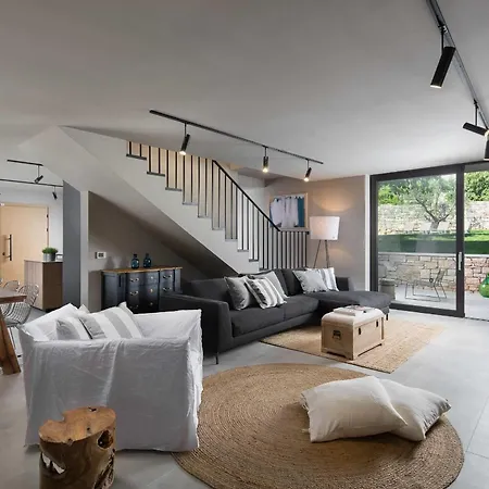 Villa Forma Βίλα *